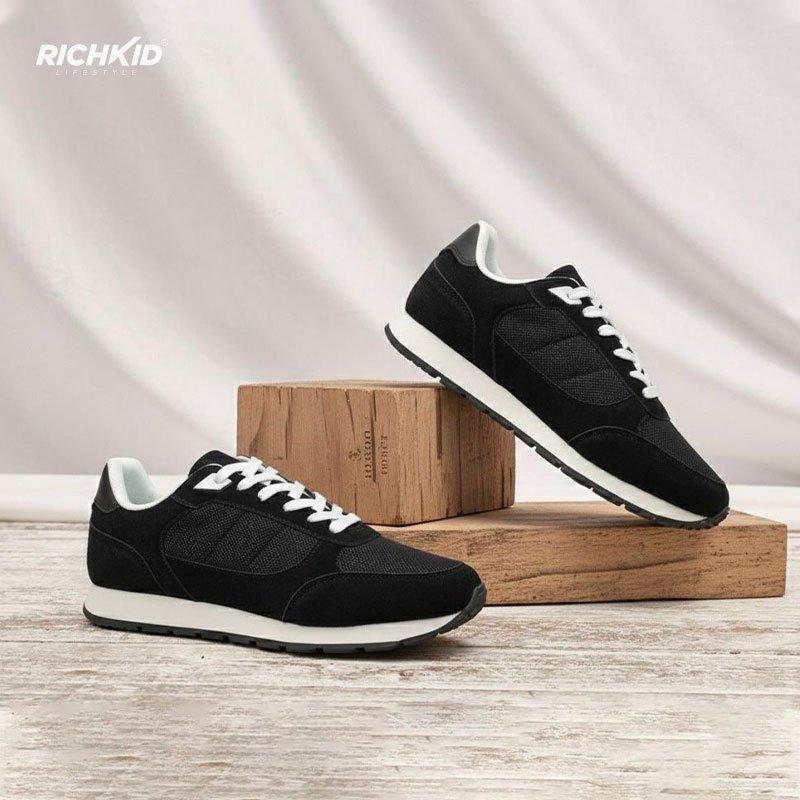Black–White Casual Shoes - Image 4