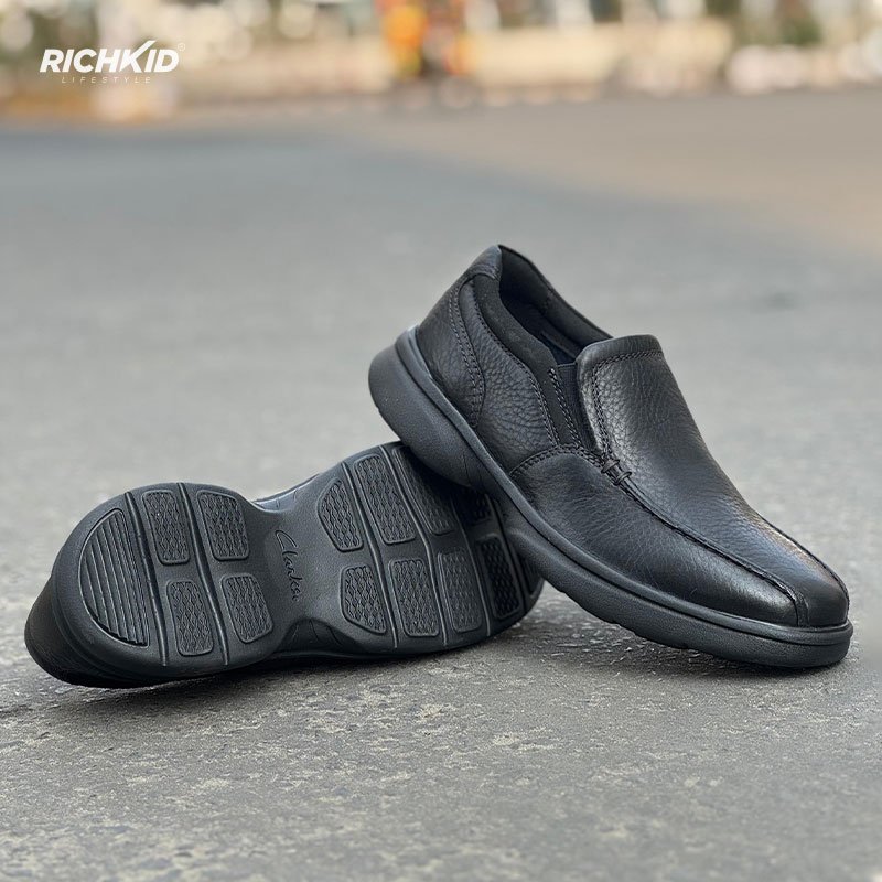 Clarks Slip-On Shoe Black - Image 3