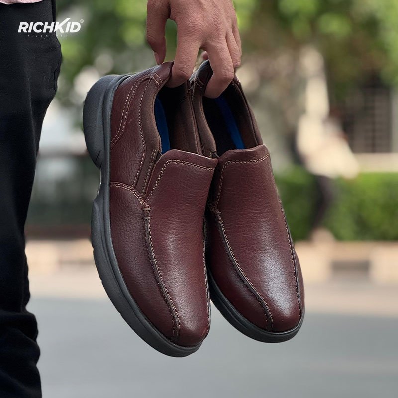 Clarks Slip-On Shoe Brown - Image 2
