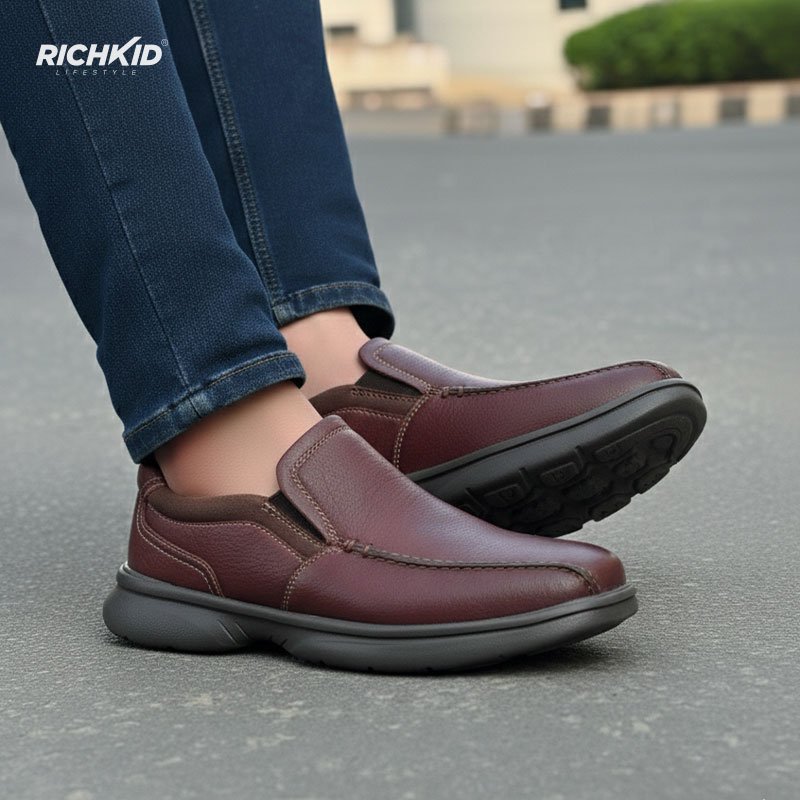 Clarks Slip-On Shoe Brown - Image 3