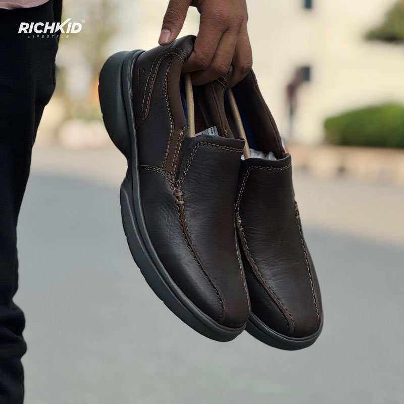 Clarks Slip-On Shoe Chocolate - Image 2