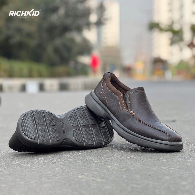 Clarks Slip-On Shoe Chocolate - Image 3