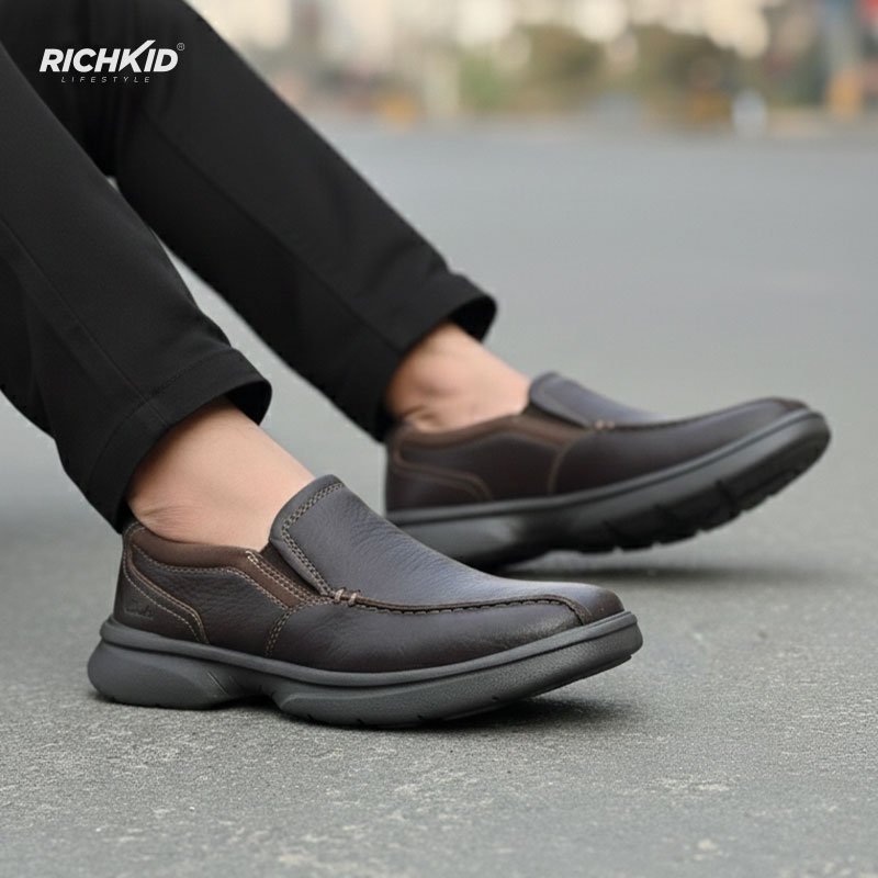 Clarks Slip-On Shoe Chocolate - Image 4