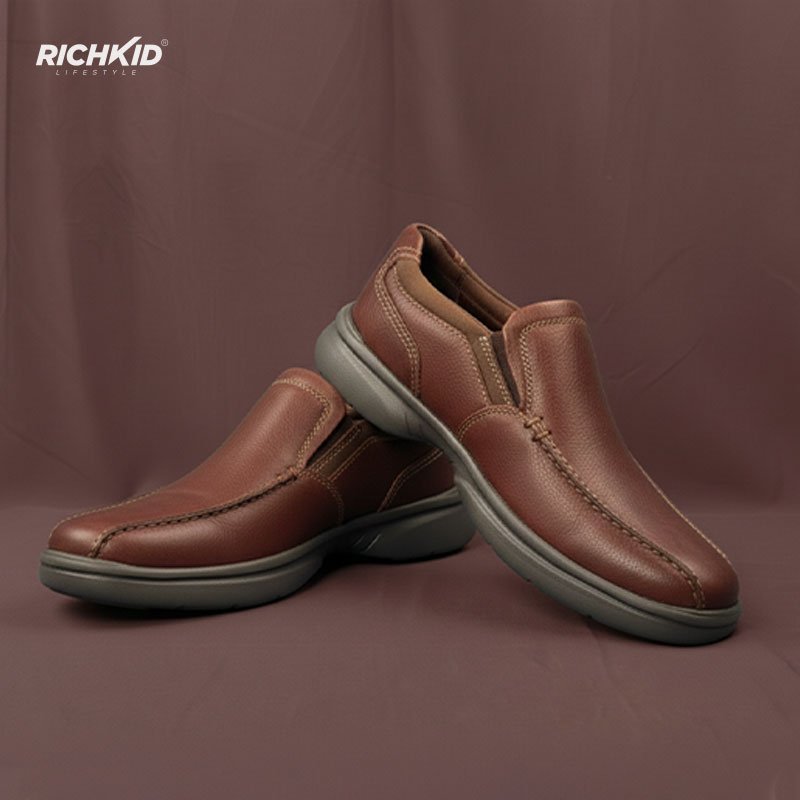 Clarks Slip-On Shoe Wine Red - Image 2