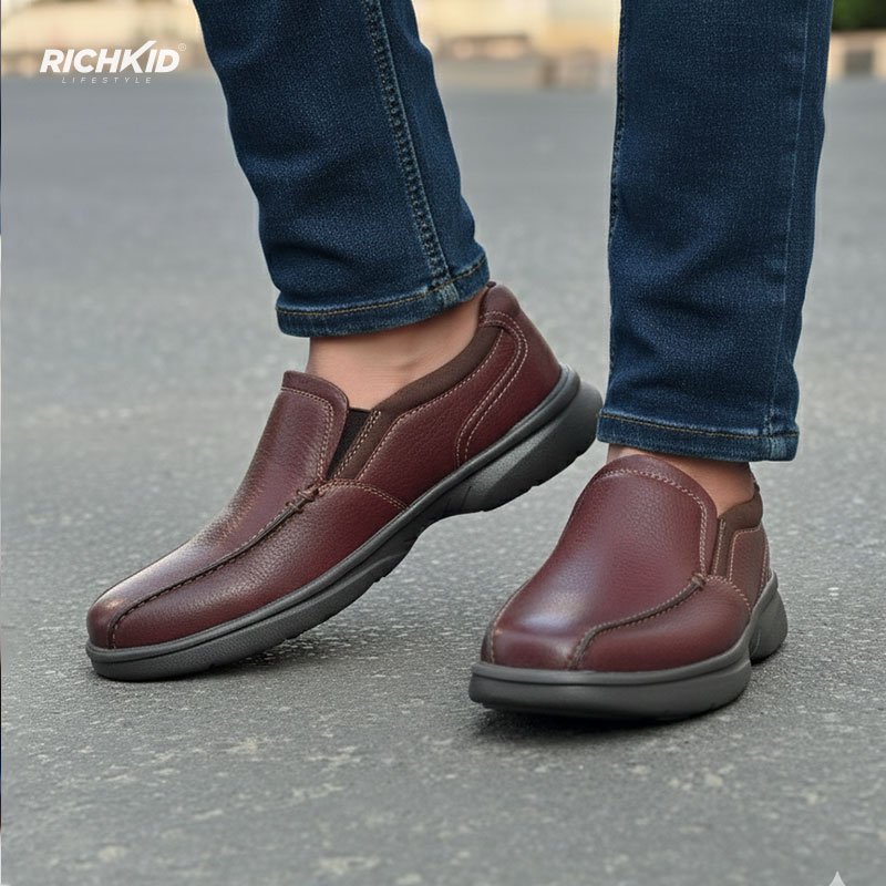 Clarks Slip-On Shoe Brown - Image 5