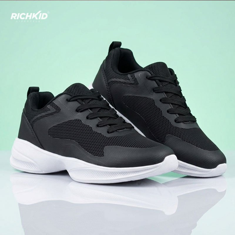 Super Light Casual Shoes Black And White