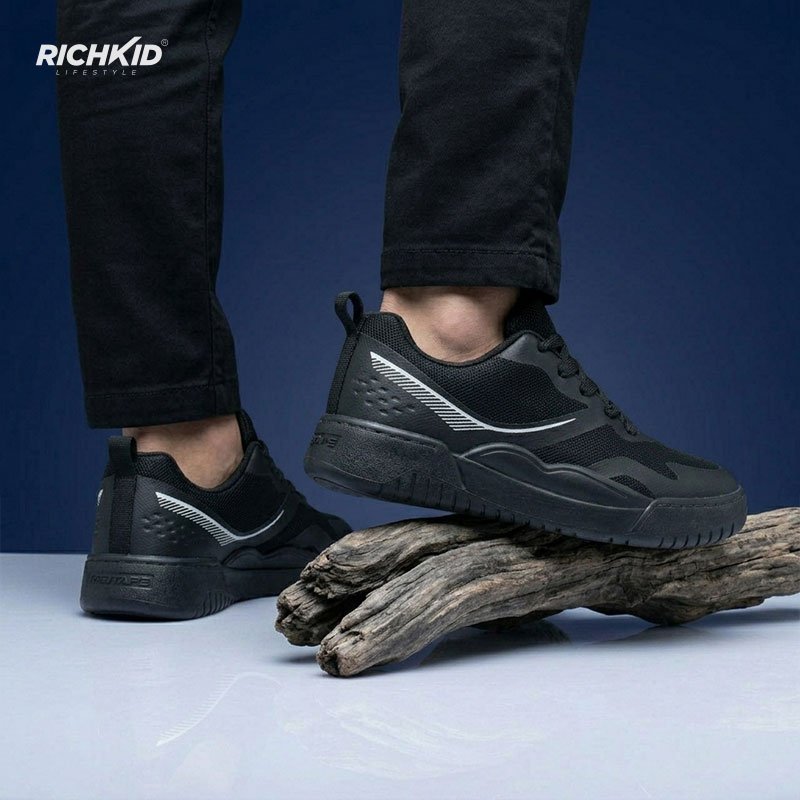 Full Black Mesh Sneakers - Image 4