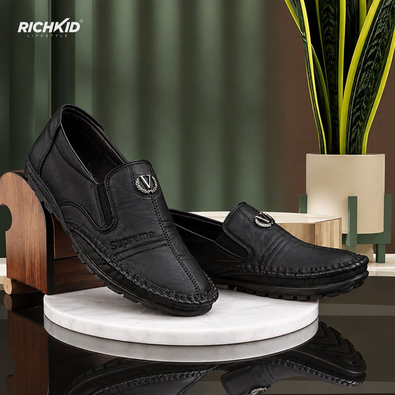 Casual slip-on loafer Black