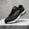 Umbro black sports shoe - Image 3