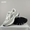 Umbro White Sports Shoes - Image 4