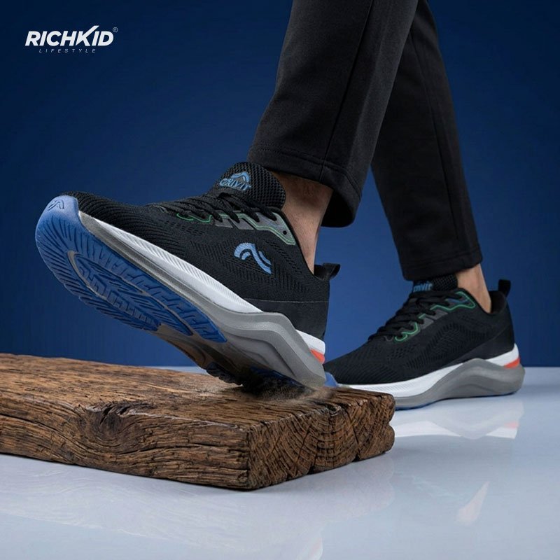 Crivit Running Shoes Black Green - Image 4